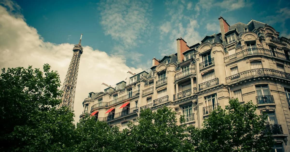 Paris Eiffel Tower cityscape