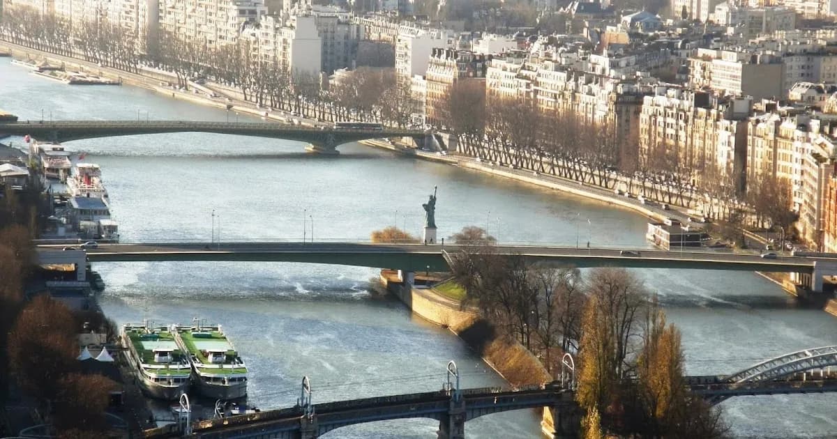 Paris Eiffel Tower cityscape